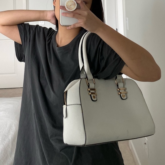 WHITE FAUX LEATHER SHOULDER BAG